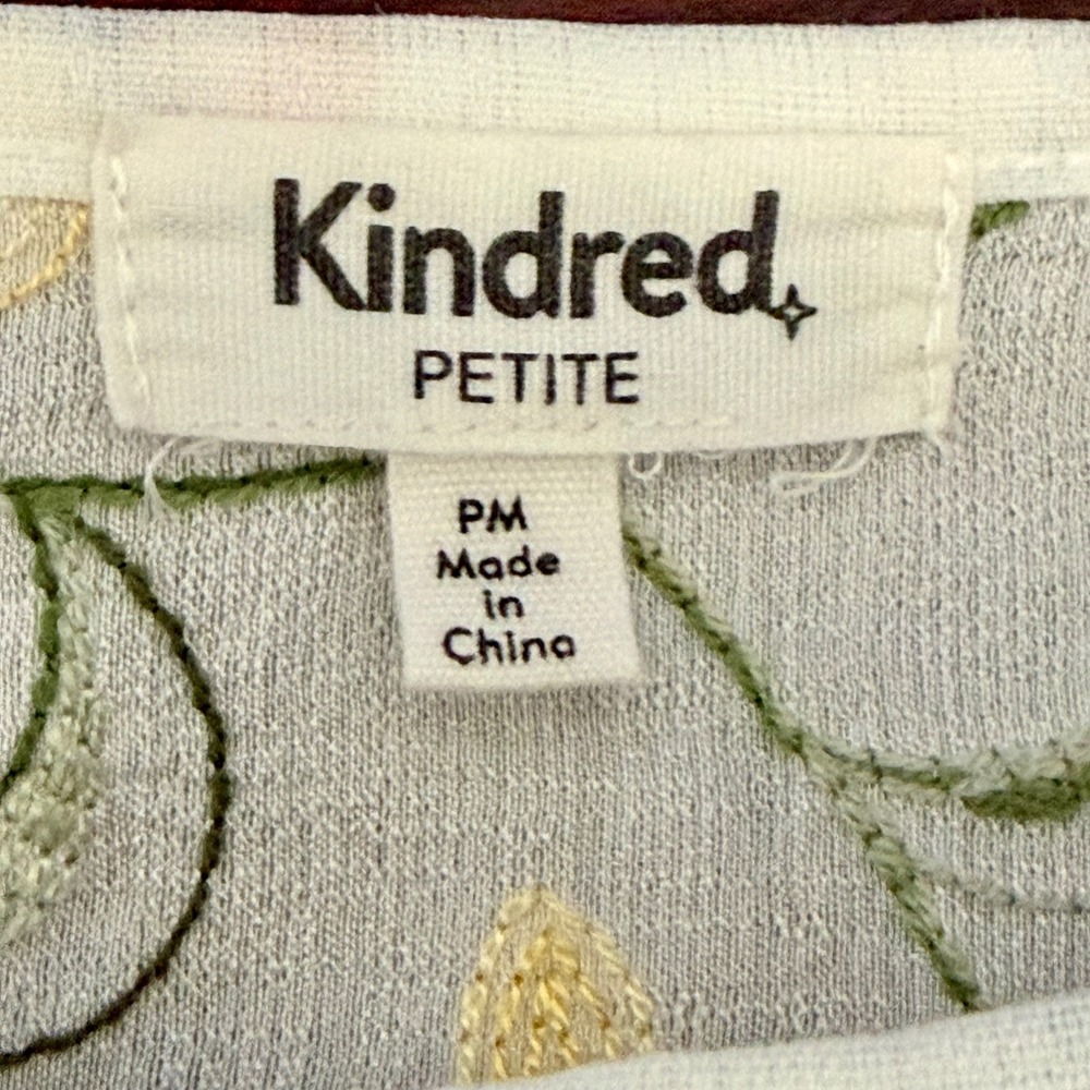 Kindred P-Medium White Floral Embroidered Smocked Hem Blouse 3/4‎ Sleeve Boho - Picture 3 of 9